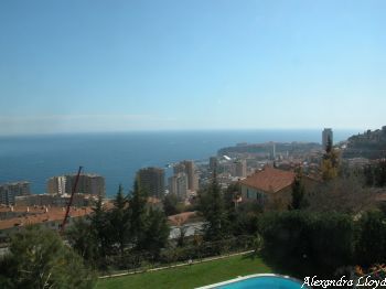 Villa for rent in Monaco with 5 bedrooms, in  sqm of living area.