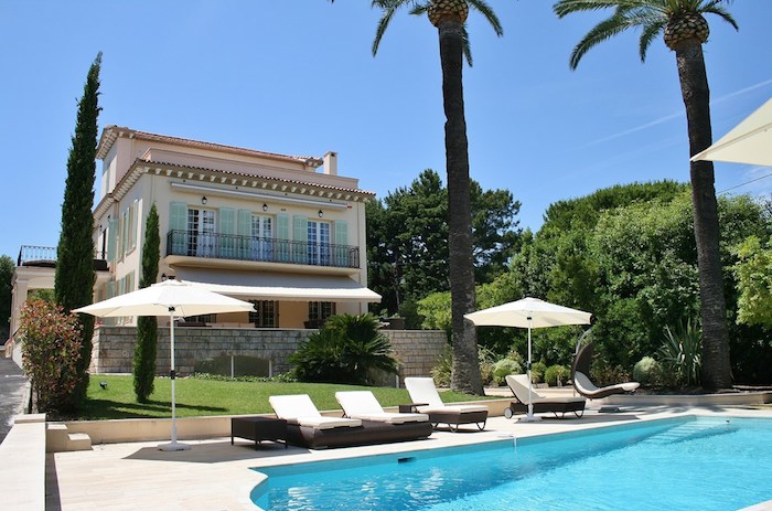 Villa de luxe à Cap d'Antibes, composée de 7 chambres, pour une surface habitable de 350 m².