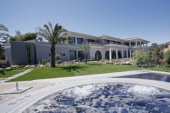Villa de luxe à Cap Ferrat - Villefranche, composée de 8 chambres, pour une surface habitable de 2000 m².