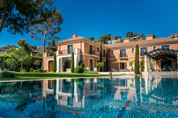 Villa de luxe à Cap Ferrat - Villefranche, composée de 6 chambres, pour une surface habitable de 1150 m².