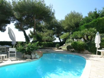 Villa for rent in Monaco with 3 bedrooms, in  sqm of living area.
