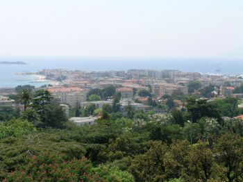 Apartment for rent in Cannes - Super Cannes with 3 bedrooms, in  sqm of living area.