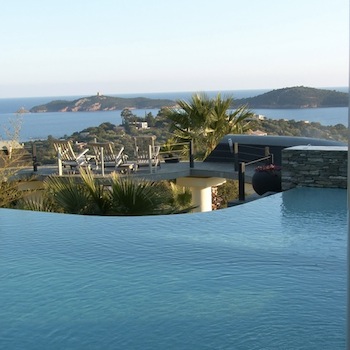 Villa for rent in CORSICA with 6 bedrooms, in 200 sqm of living area.