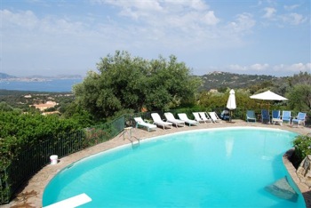 Villa for rent in CORSICA with 6 bedrooms, in 400 sqm of living area.
