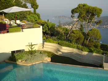 Villa de luxe à Cap Ferrat - Villefranche, composée de 6 chambres, pour une surface habitable de 1200 m².