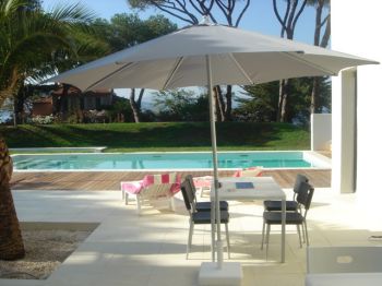 Villa de luxe à Saint Tropez, composée de 6 chambres, pour une surface habitable de  m².
