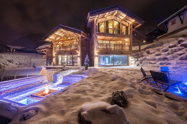 Chalet for rent in Morzine with 8 bedrooms, in 855 sqm of living area.