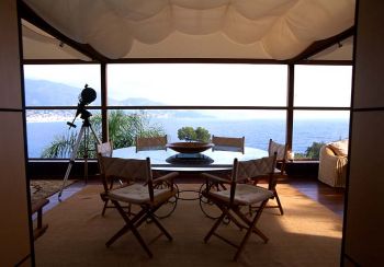 Villa for rent in Roquebrune Cap-Martin with 8 bedrooms, in 500 sqm of living area.