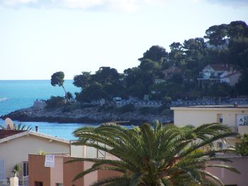 Apartment for rent in Roquebrune Cap-Martin with 2 bedrooms, in  sqm of living area.