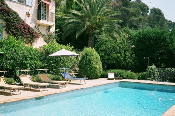 Villa for rent in Tourrettes sur Loup - St Paul de Vence with 4 bedrooms, in  sqm of living area.