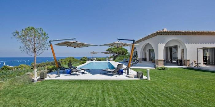 Villa for rent in St Tropez with 4 bedrooms, in 400 sqm of living area.