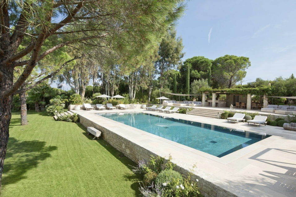 Villa for rent in St Tropez with 8 bedrooms, in 500 sqm of living area.