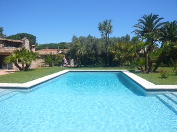 Villa de luxe à Saint Tropez, composée de 5 chambres, pour une surface habitable de 600 m².