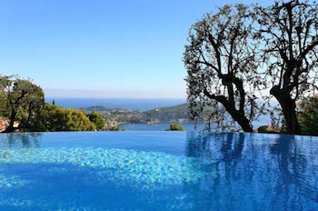 Villa de luxe à Cap Ferrat - Villefranche, composée de 5 chambres, pour une surface habitable de 270 m².