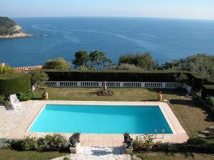 Pool view ver Cap Ferrat