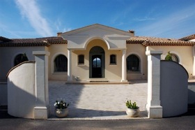prices of the houses in St Tropez