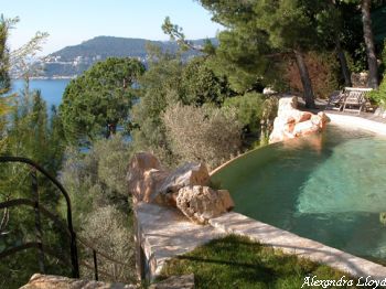 Villa de luxe à Cap Ferrat - Villefranche, composée de 5 chambres, pour une surface habitable de  m².