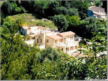 Villa for rent in Cap Ferrat - Villefranche with 5 bedrooms, in  sqm of living area.