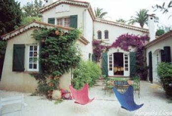 Villa for rent in Cannes - Super Cannes with 4 bedrooms, in  sqm of living area.