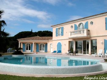 Villa for rent in St Tropez with 7 bedrooms, in  sqm of living area.