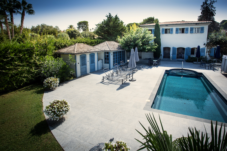 Villa de luxe à Cap d'Antibes, composée de 6 chambres, pour une surface habitable de  m².