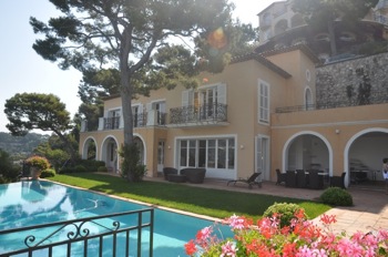 Villa de luxe à Cap Ferrat - Villefranche, composée de 5 chambres, pour une surface habitable de  m².