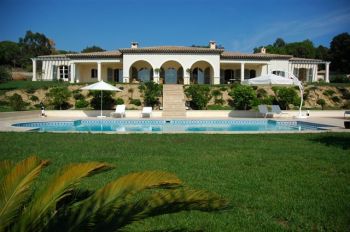 Villa for rent in St Tropez with 4 bedrooms, in 400 sqm of living area.