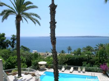 Villa for rent in Cannes - Super Cannes with 5 bedrooms, in  sqm of living area.