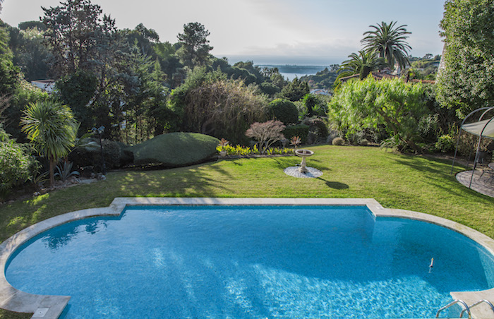 Villa for rent in Cannes - Super Cannes with 4 bedrooms, in 220 sqm of living area.