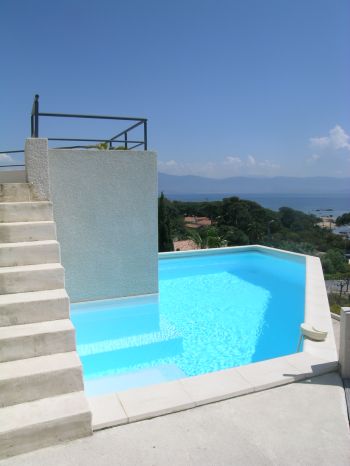 Villa de luxe à CORSE, composée de 3 chambres, pour une surface habitable de  m².