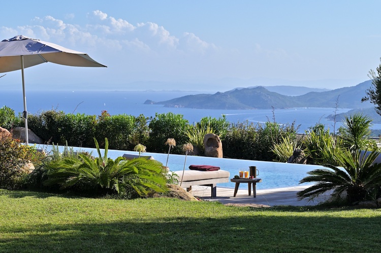 Villa for rent in CORSICA with 6 bedrooms, in 600 sqm of living area.