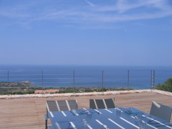 Villa for rent in CORSICA with 5 bedrooms, in 320 sqm of living area.
