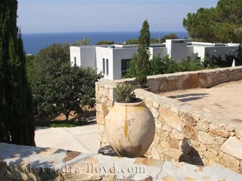 Villa for rent in CORSICA with 4 bedrooms, in  sqm of living area.