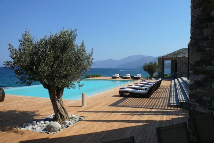 Villa for rent in CORSICA with 4 bedrooms, in 350 sqm of living area.