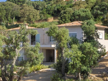 Villa de luxe à CORSE, composée de 3 chambres, pour une surface habitable de 230 m².