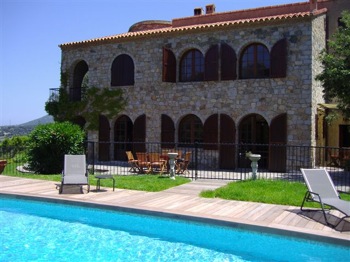 Villa for rent in CORSICA with 4 bedrooms, in  sqm of living area.