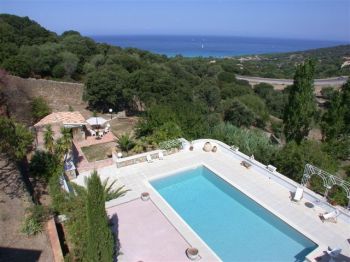 Villa de luxe à CORSE, composée de 7 chambres, pour une surface habitable de  m².