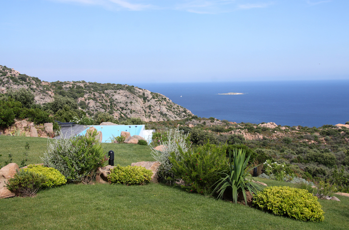 Villa de luxe à CORSE, composée de 8 chambres, pour une surface habitable de 380 m².