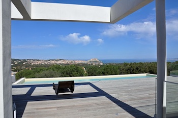 Villa for rent in CORSICA with 5 bedrooms, in  sqm of living area.