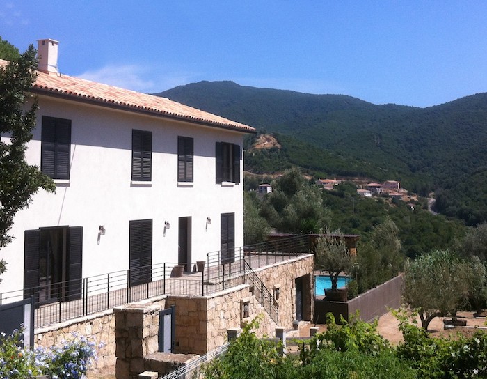 Villa de luxe à CORSE, composée de 5 chambres, pour une surface habitable de 300 m².