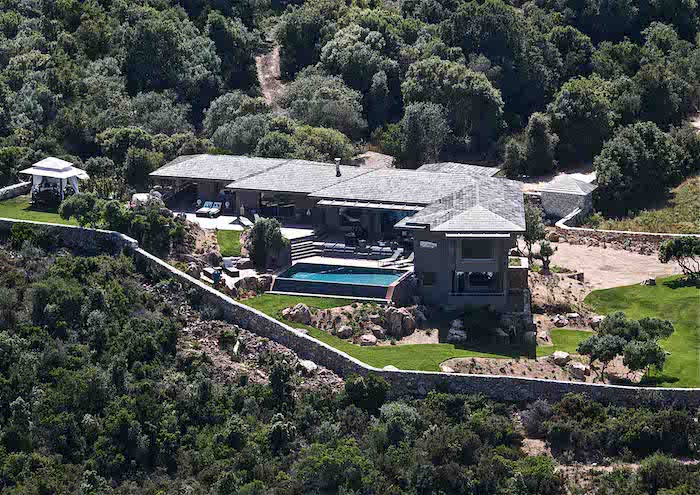 Villa de luxe à CORSE, composée de 4 chambres, pour une surface habitable de 360 m².