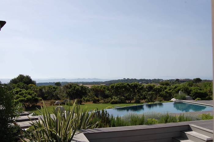 Villa de luxe à CORSE, composée de 7 chambres, pour une surface habitable de 450 m².