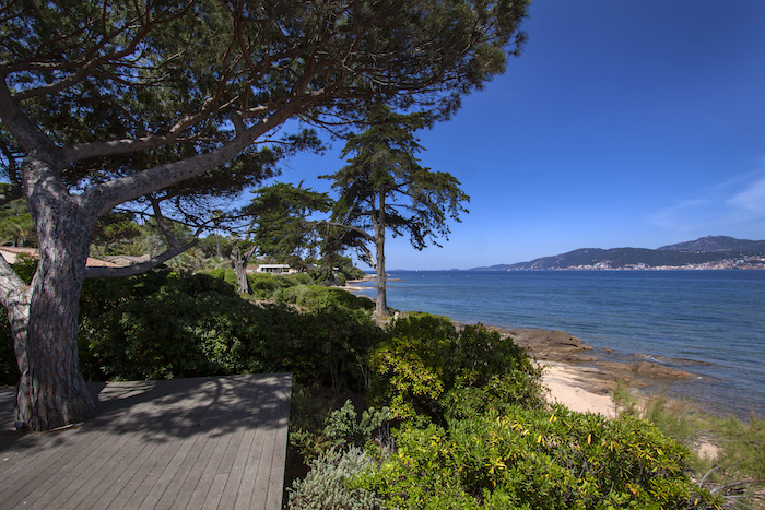 Villa de luxe à CORSE, composée de 6 chambres, pour une surface habitable de 290 m².