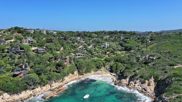 Villa de luxe à CORSE, composée de 4 chambres, pour une surface habitable de 225 m².