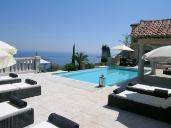 Villa for rent in Cap Ferrat - Villefranche with 4 bedrooms, in  sqm of living area.