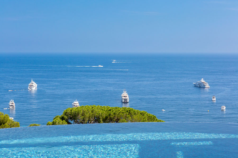 Villa de luxe à Eze, composée de 5 chambres, pour une surface habitable de 370 m².