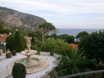 Villa de luxe à Cap Ferrat - Villefranche, composée de 3 chambres, pour une surface habitable de 155 m².