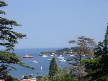 Villa de luxe à Cap Ferrat - Villefranche, composée de 3 chambres, pour une surface habitable de 220 m².