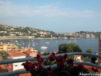 Apartment for rent in Cap Ferrat - Villefranche with 2 bedrooms, in 70 sqm of living area.