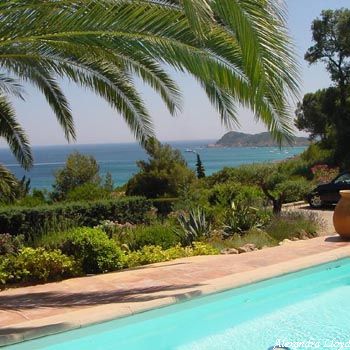 Villa de luxe à Saint Tropez, composée de 4 chambres, pour une surface habitable de  m².